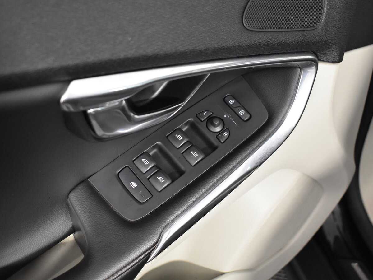 Volvo V40 Cross Country 2013 года с пробегом. Фото: #13