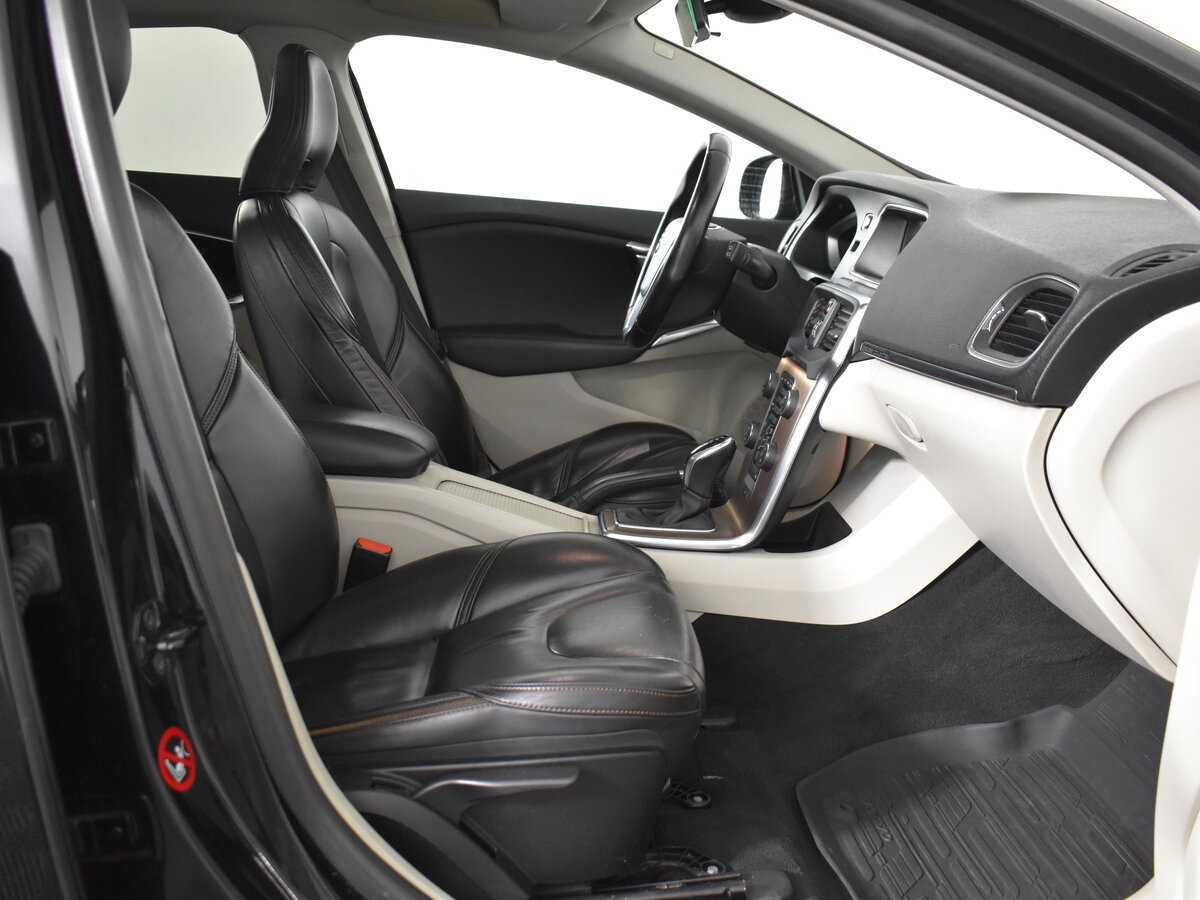 Volvo V40 Cross Country 2013 года с пробегом. Фото: #18