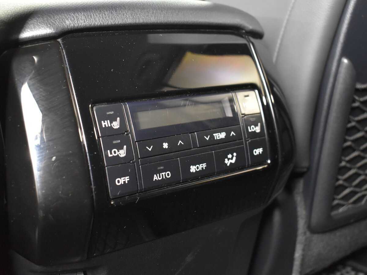 Toyota Land Cruiser Prado 2020 года с пробегом. Фото: #7