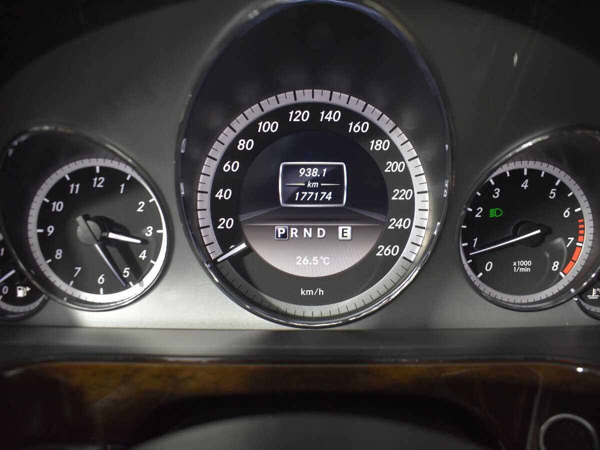 Mercedes-Benz E-Класс 2012 года с пробегом. Фото: #12