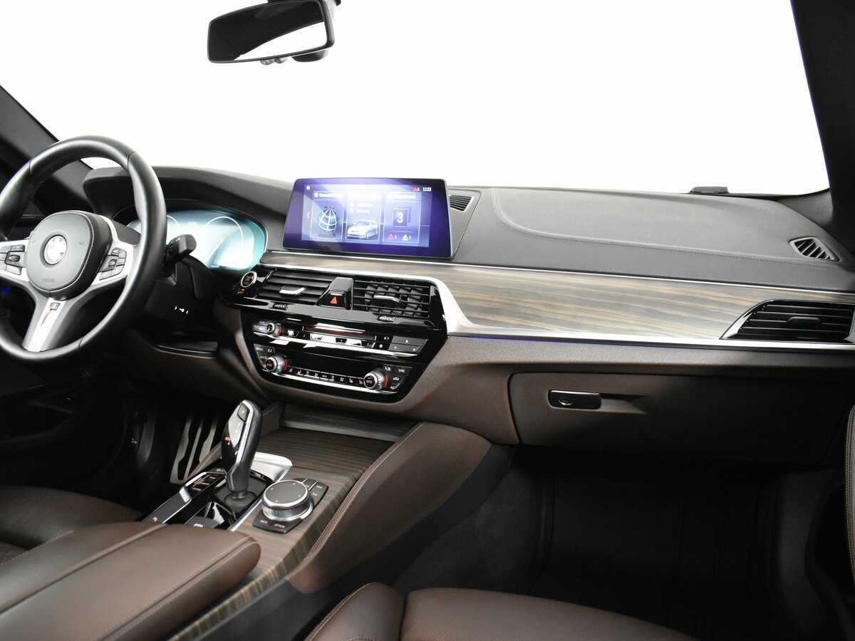 BMW 5 серии 2019 года с пробегом. Фото: #15