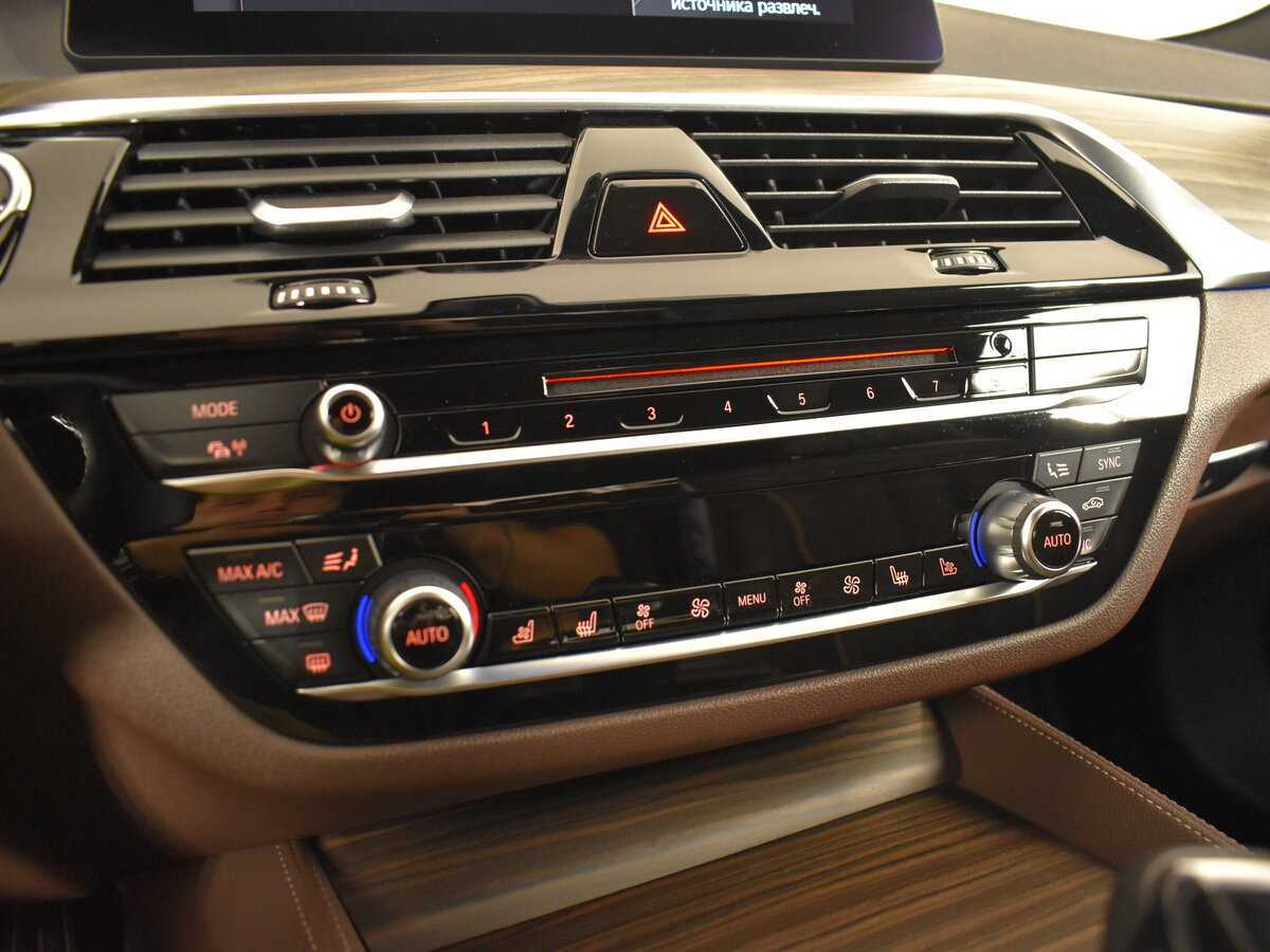 BMW 5 серии 2019 года с пробегом. Фото: #18