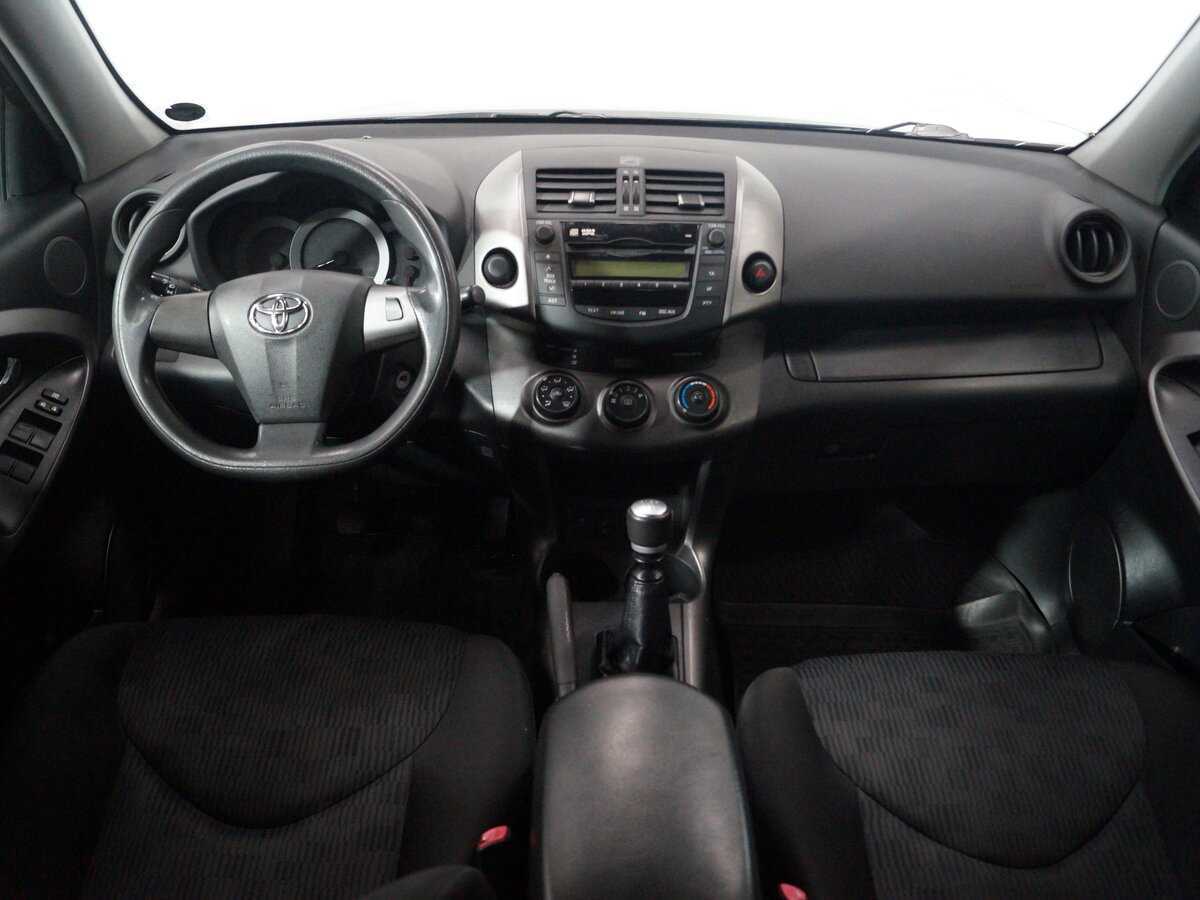 Toyota RAV4 2011 года с пробегом. Фото: #4