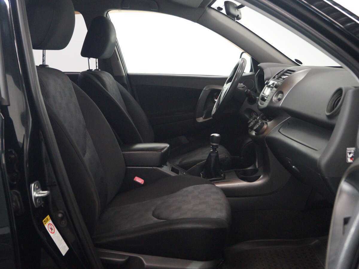 Toyota RAV4 2011 года с пробегом. Фото: #14