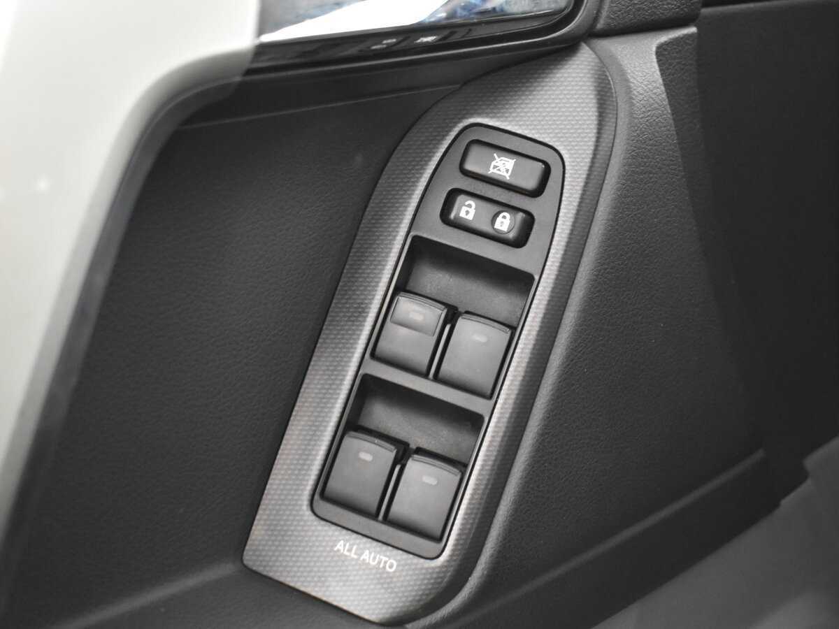 Toyota Land Cruiser Prado 2010 года с пробегом. Фото: #8