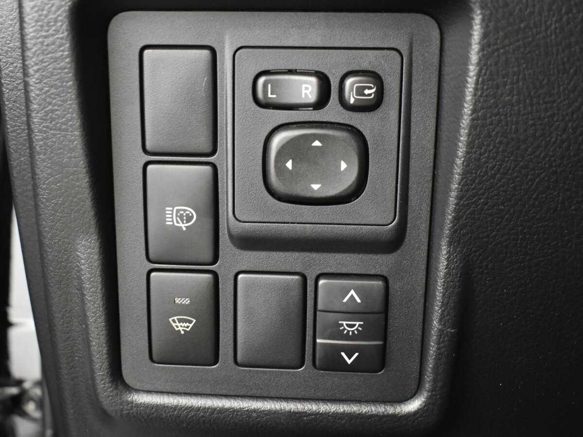 Toyota Land Cruiser Prado 2010 года с пробегом. Фото: #9