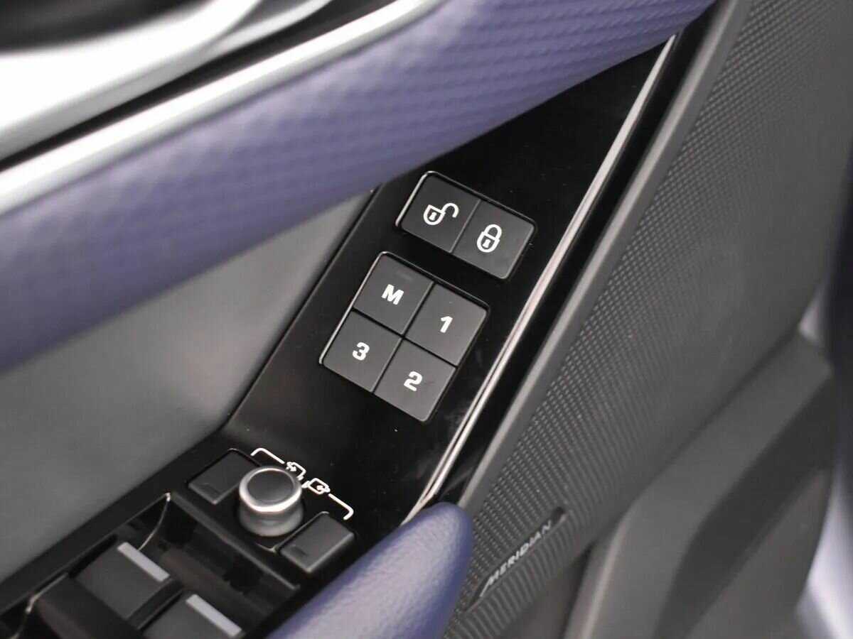 Land Rover Range Rover Velar 2019 года с пробегом. Фото: #9