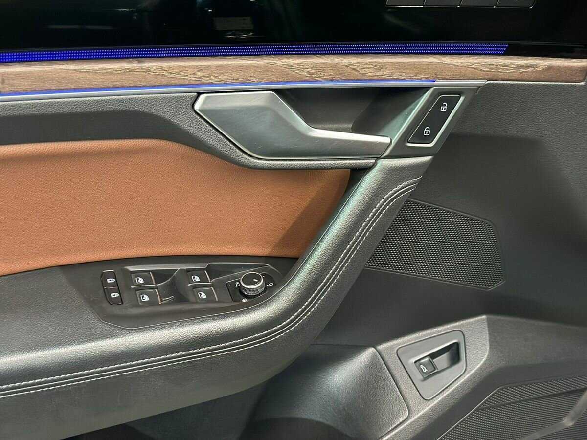 Volkswagen Touareg 2020 года с пробегом. Фото: #17