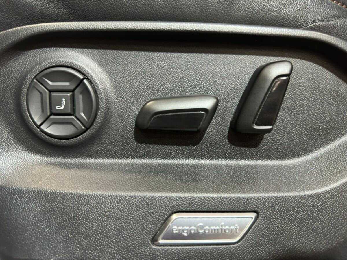 Volkswagen Touareg 2020 года с пробегом. Фото: #19