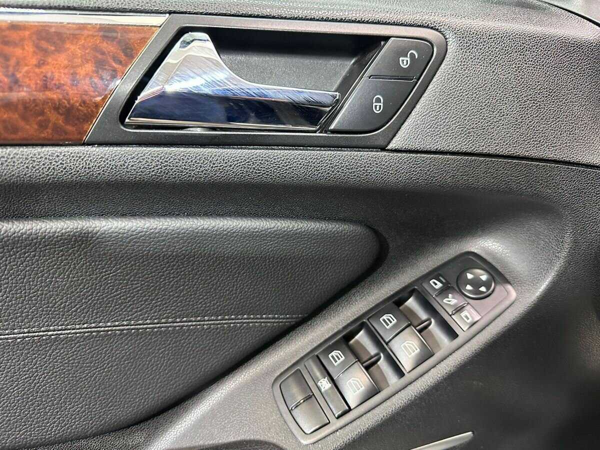 Mercedes-Benz M-Класс 2009 года с пробегом. Фото: #12