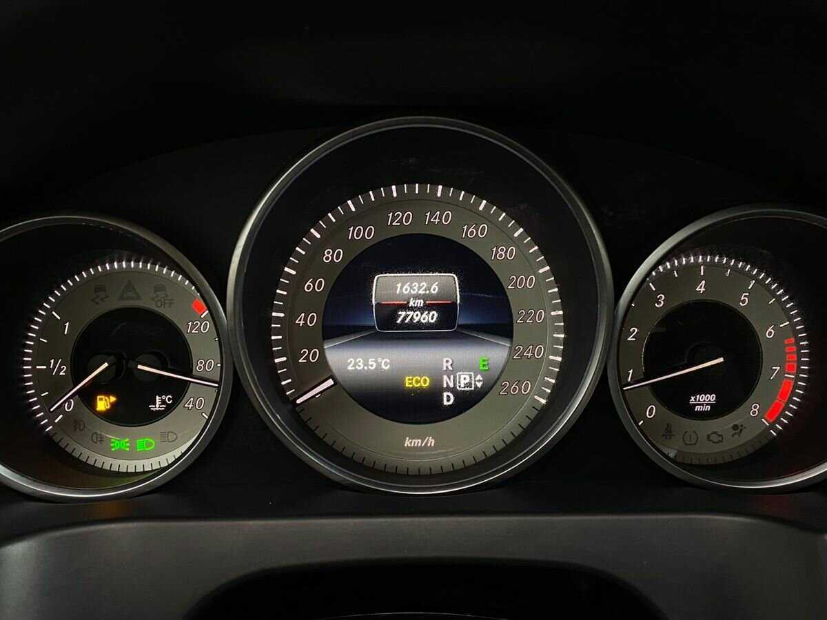 Mercedes-Benz E-Класс 2013 года с пробегом. Фото: #16