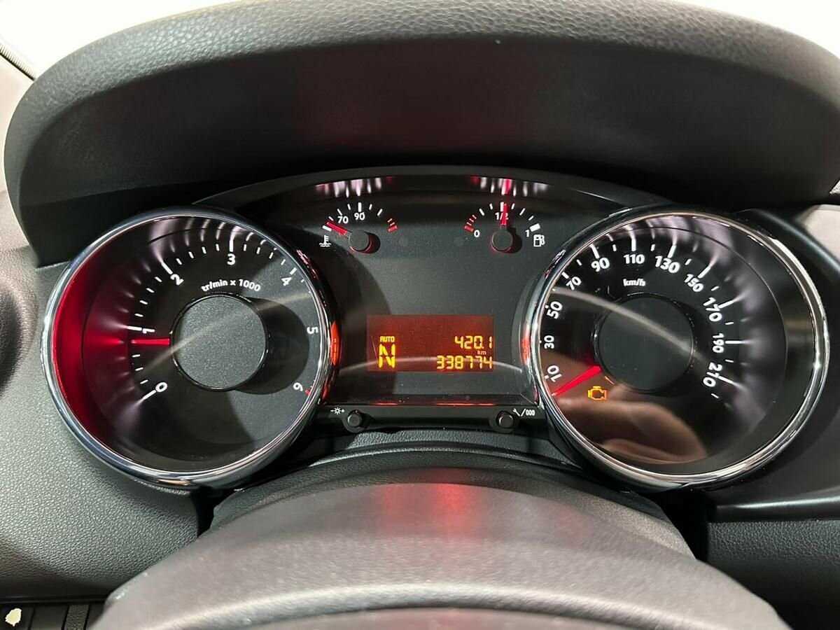 Б/У Пежо 3008 2012 года. Фото: #10