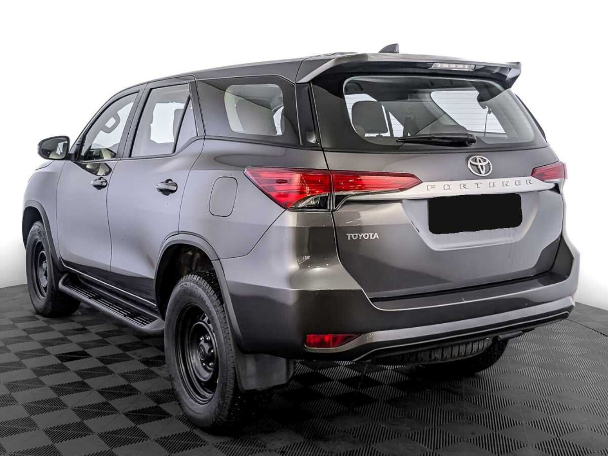 Toyota Fortuner 2019 года с пробегом. Фото: #6
