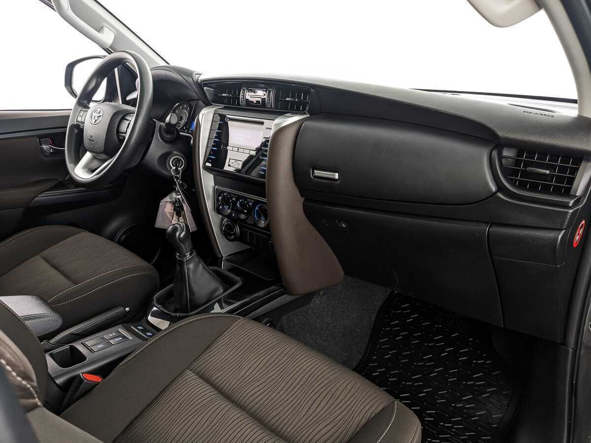 Toyota Fortuner 2019 года с пробегом. Фото: #8