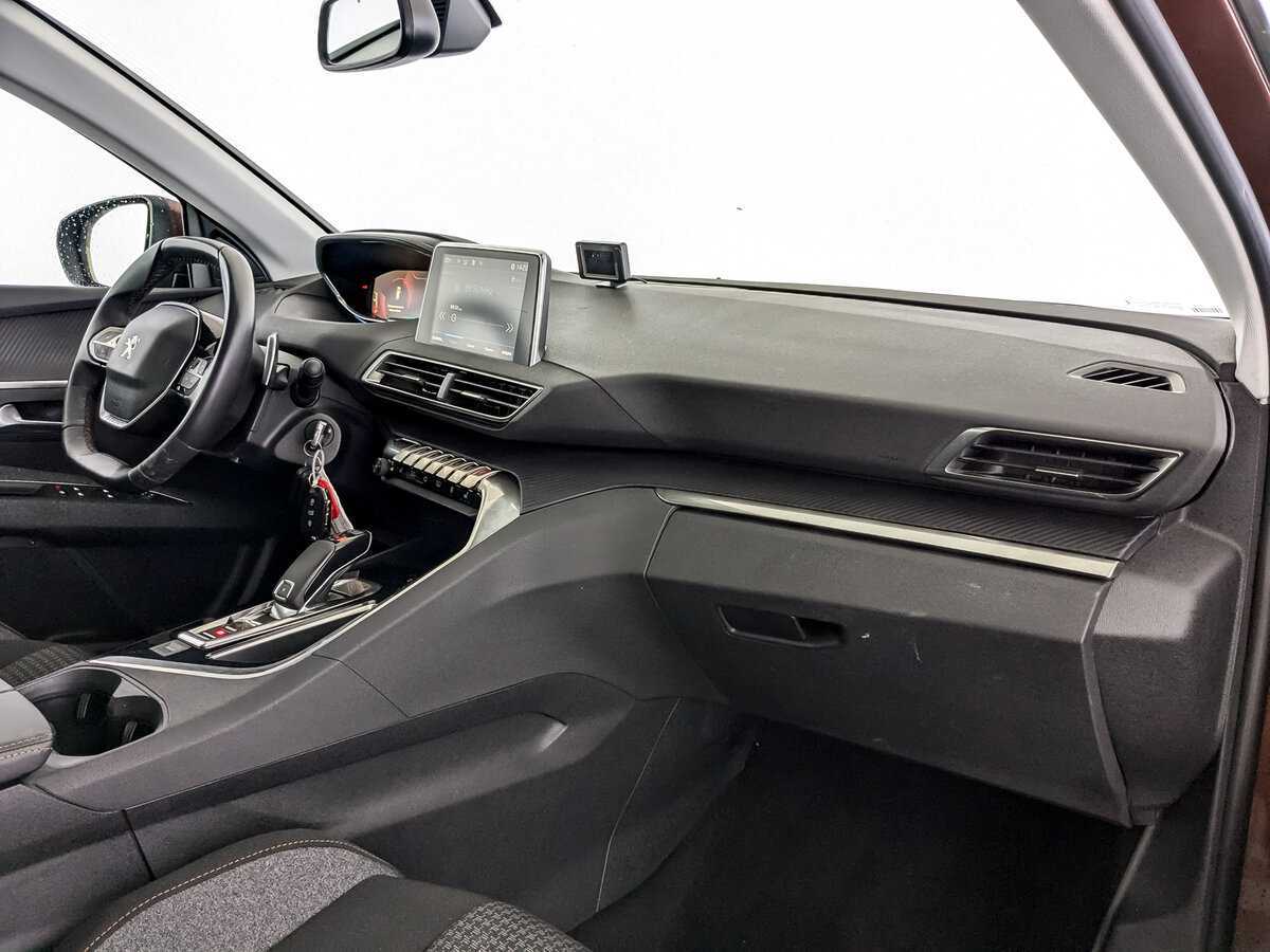 Peugeot 3008 2017 года с пробегом. Фото: #8