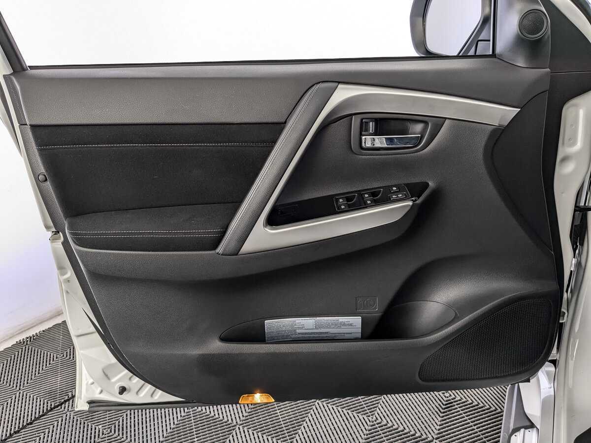 Mitsubishi Pajero Sport 2021 года с пробегом. Фото: #14