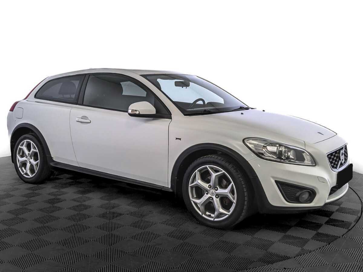 Volvo C30 2011 года с пробегом. Фото: #2