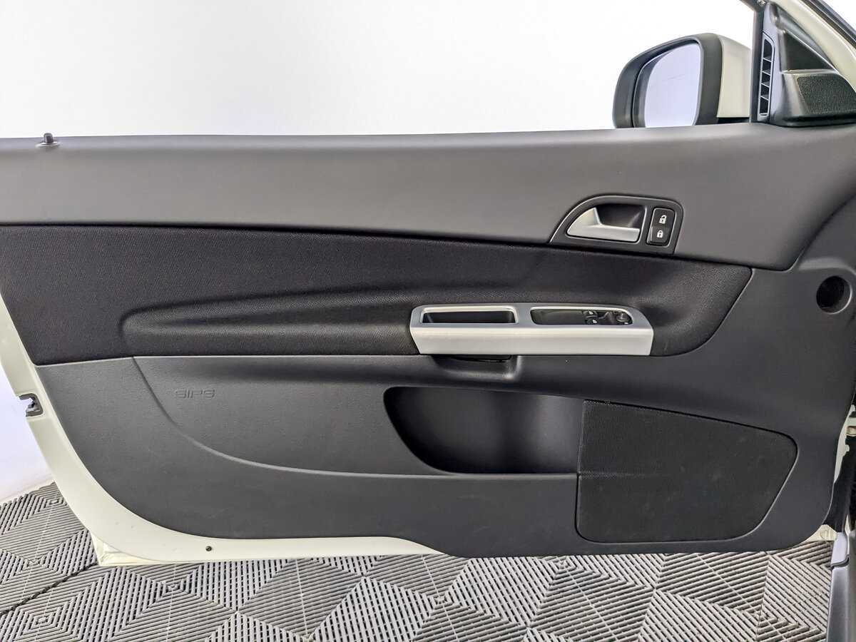 Volvo C30 2011 года с пробегом. Фото: #14