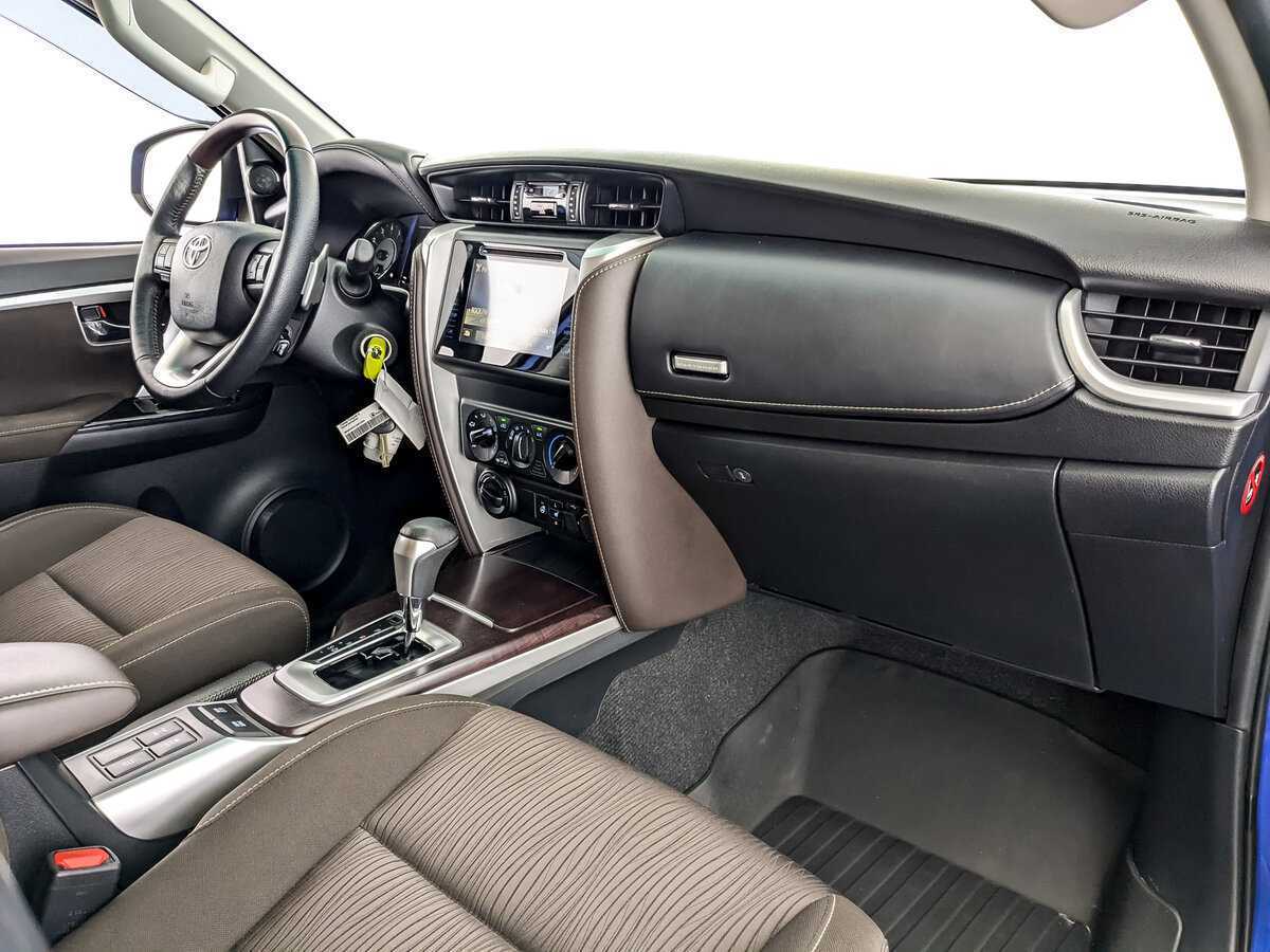 Toyota Fortuner 2019 года с пробегом. Фото: #8
