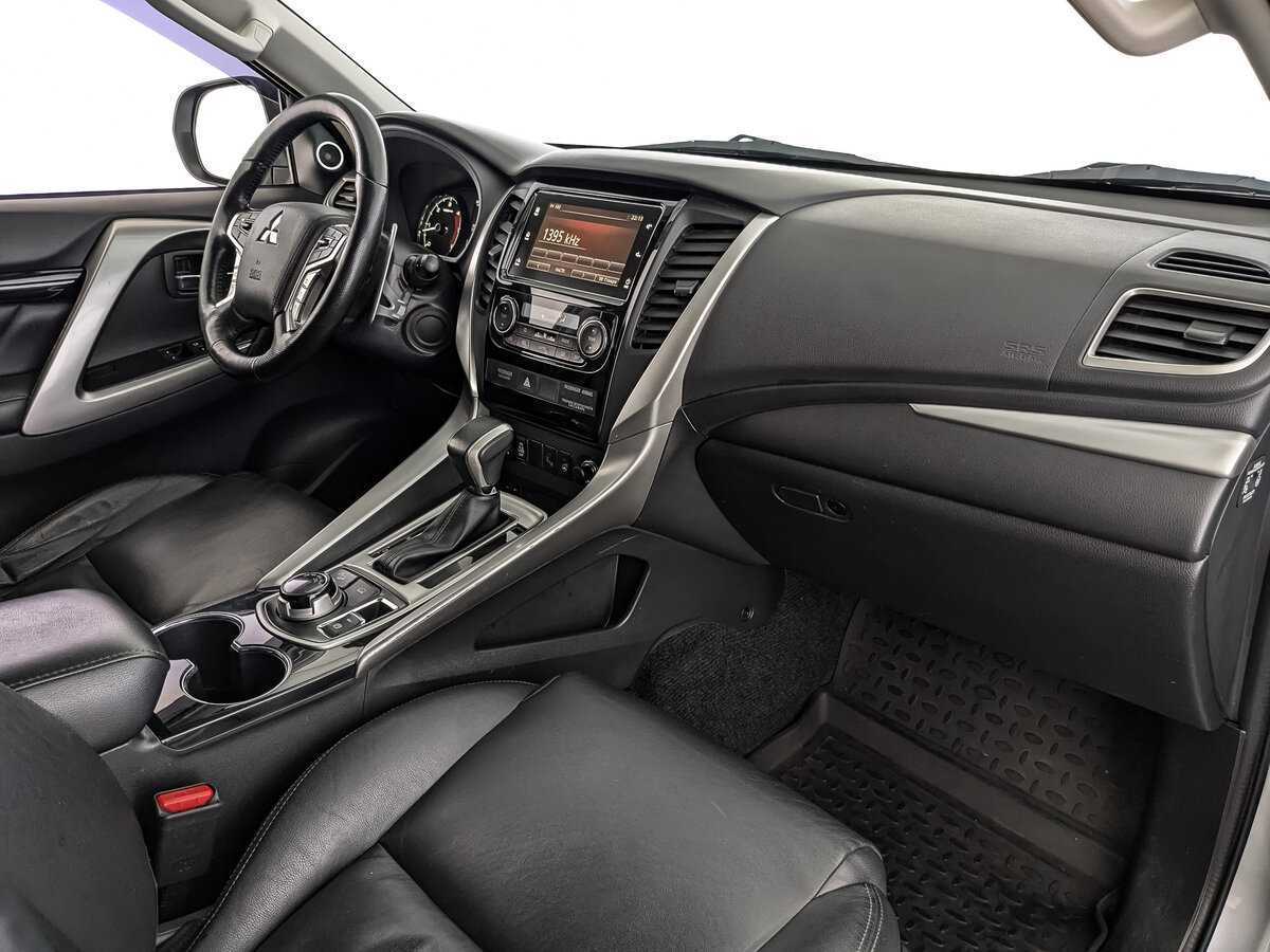 Mitsubishi Pajero Sport 2018 года с пробегом. Фото: #8