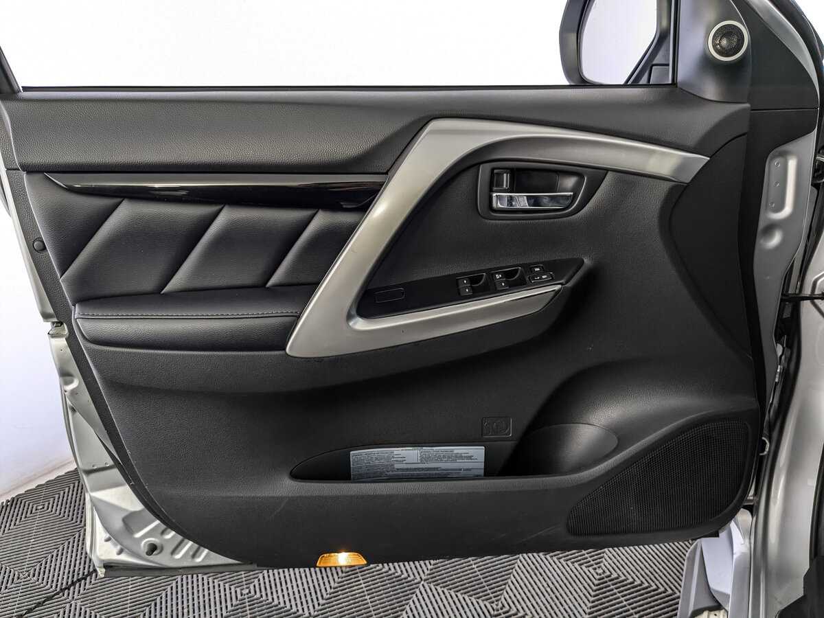 Mitsubishi Pajero Sport 2018 года с пробегом. Фото: #14