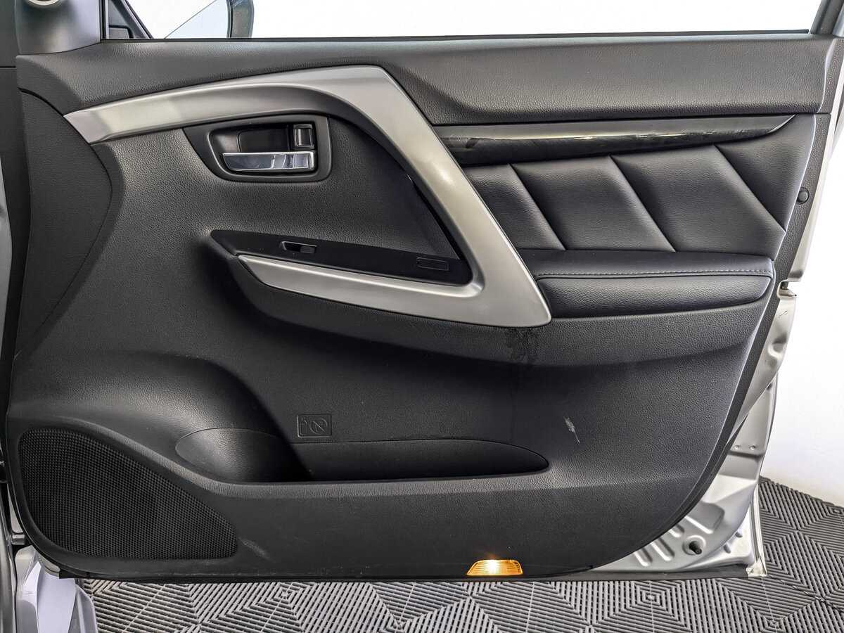 Mitsubishi Pajero Sport 2018 года с пробегом. Фото: #20