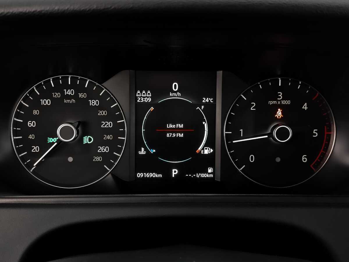 Land Rover Range Rover Velar 2019 года с пробегом. Фото: #11