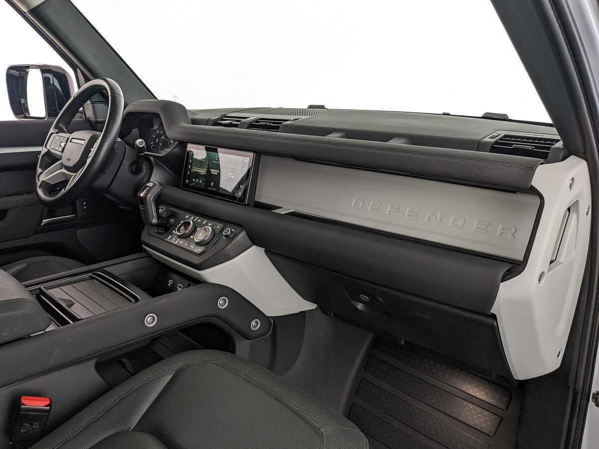 Land Rover Defender 2021 года с пробегом. Фото: #8