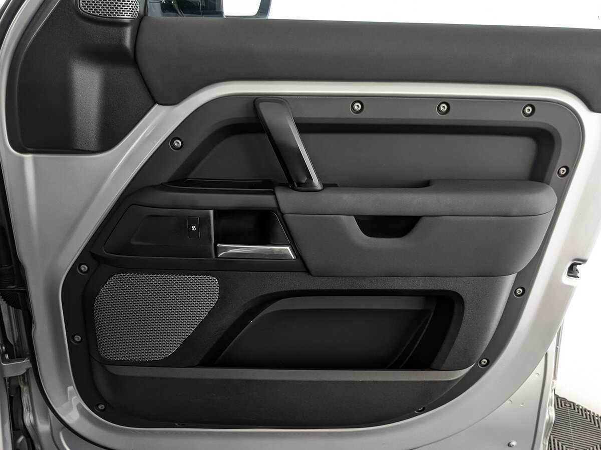 Land Rover Defender 2021 года с пробегом. Фото: #20