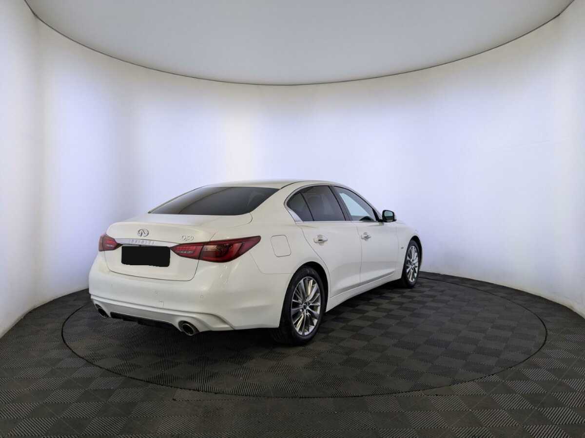 Infiniti Q50 2018 года с пробегом. Фото: #4