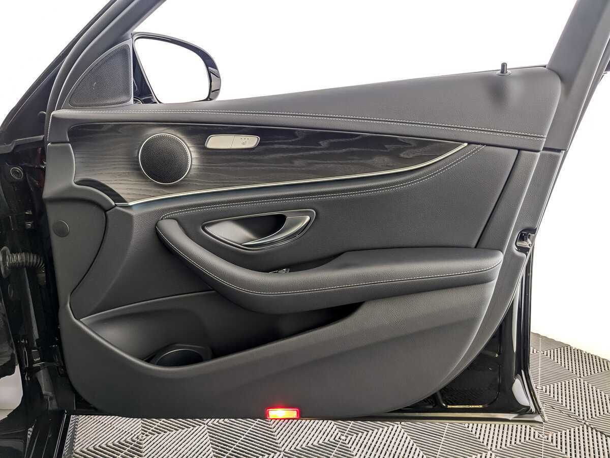 Mercedes-Benz E-Класс 2021 года с пробегом. Фото: #20