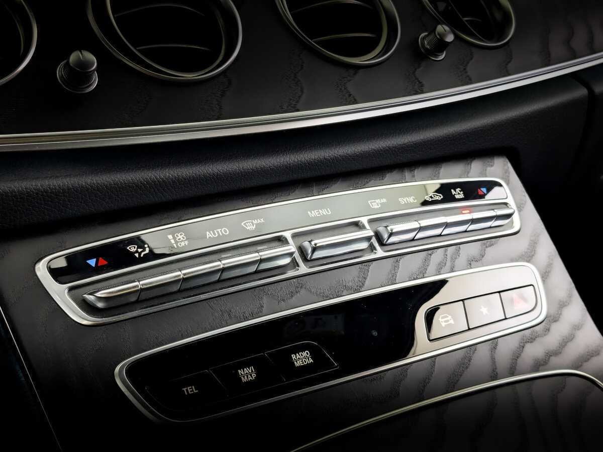 Mercedes-Benz E-Класс 2021 года с пробегом. Фото: #21