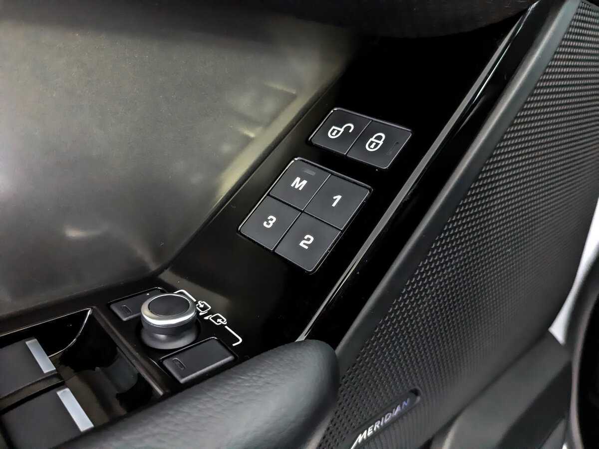 Land Rover Range Rover Velar 2020 года с пробегом. Фото: #15