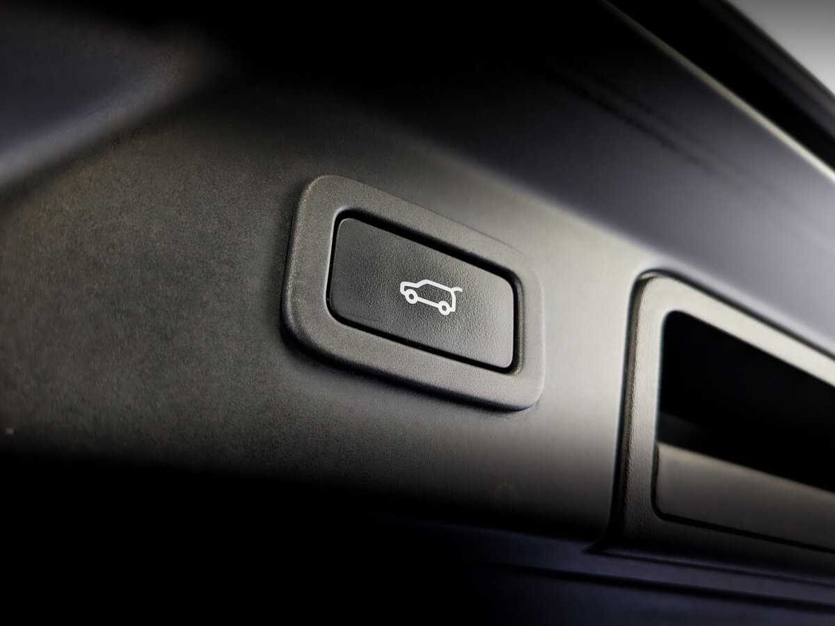 Land Rover Range Rover Velar 2020 года с пробегом. Фото: #20