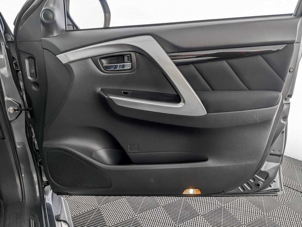 Mitsubishi Pajero Sport 2021 года с пробегом. Фото: #19