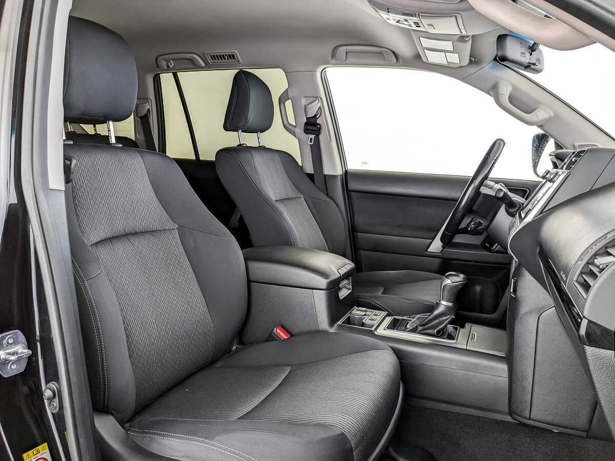 Toyota Land Cruiser Prado 2019 года с пробегом. Фото: #19