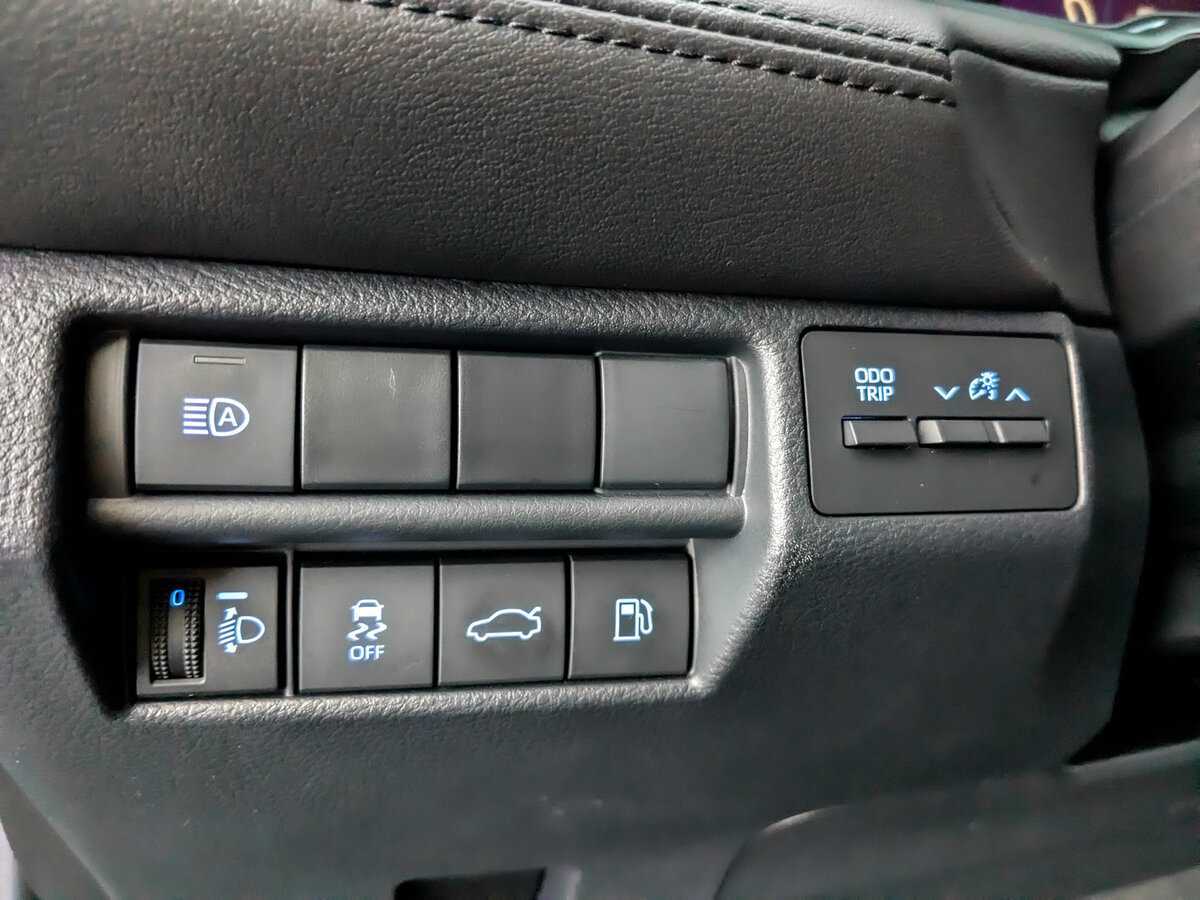 Toyota Avalon 2022 года с пробегом. Фото: #22