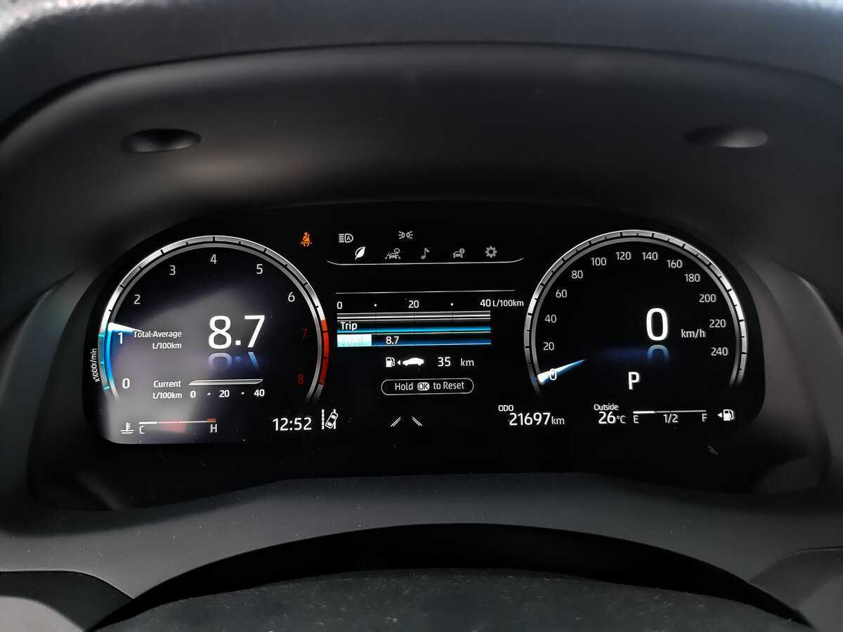 Toyota Camry 2023 года с пробегом. Фото: #11