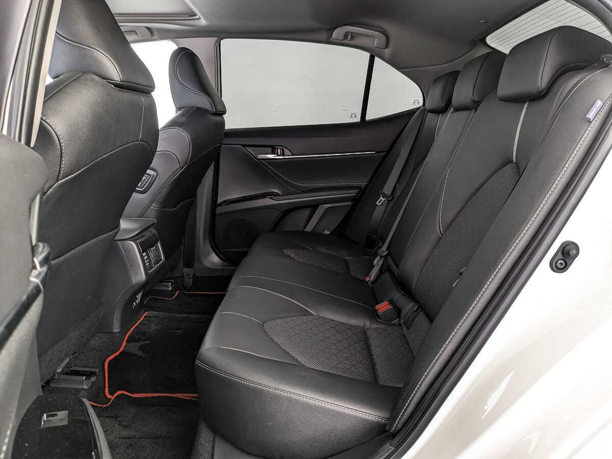 Toyota Camry 2023 года с пробегом. Фото: #13