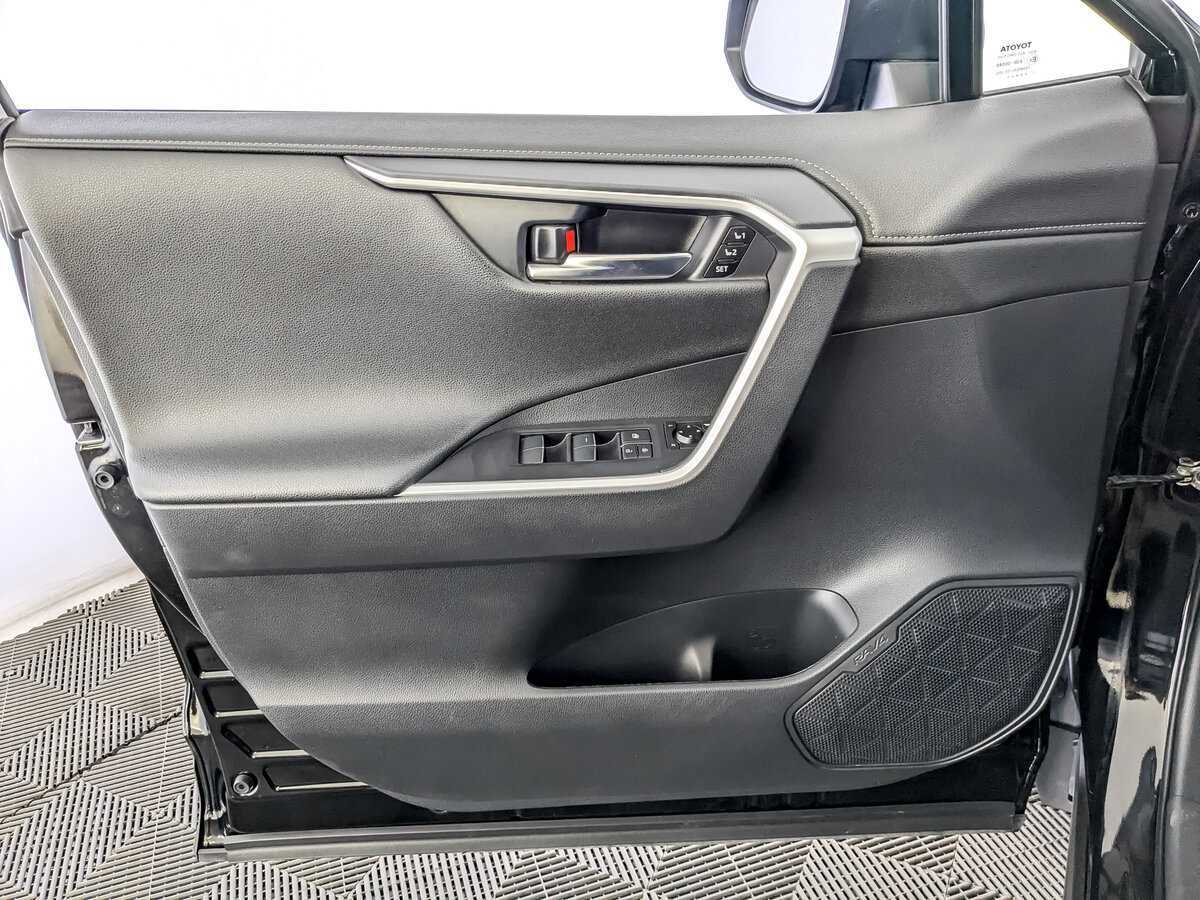 Toyota RAV4 2021 года с пробегом. Фото: #14