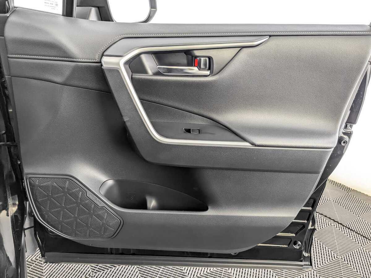 Toyota RAV4 2021 года с пробегом. Фото: #20