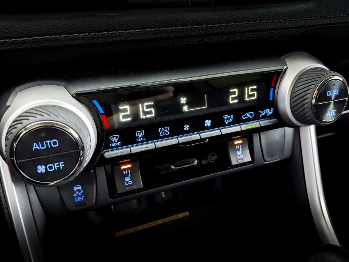 Toyota RAV4 2021 года с пробегом. Фото: #23