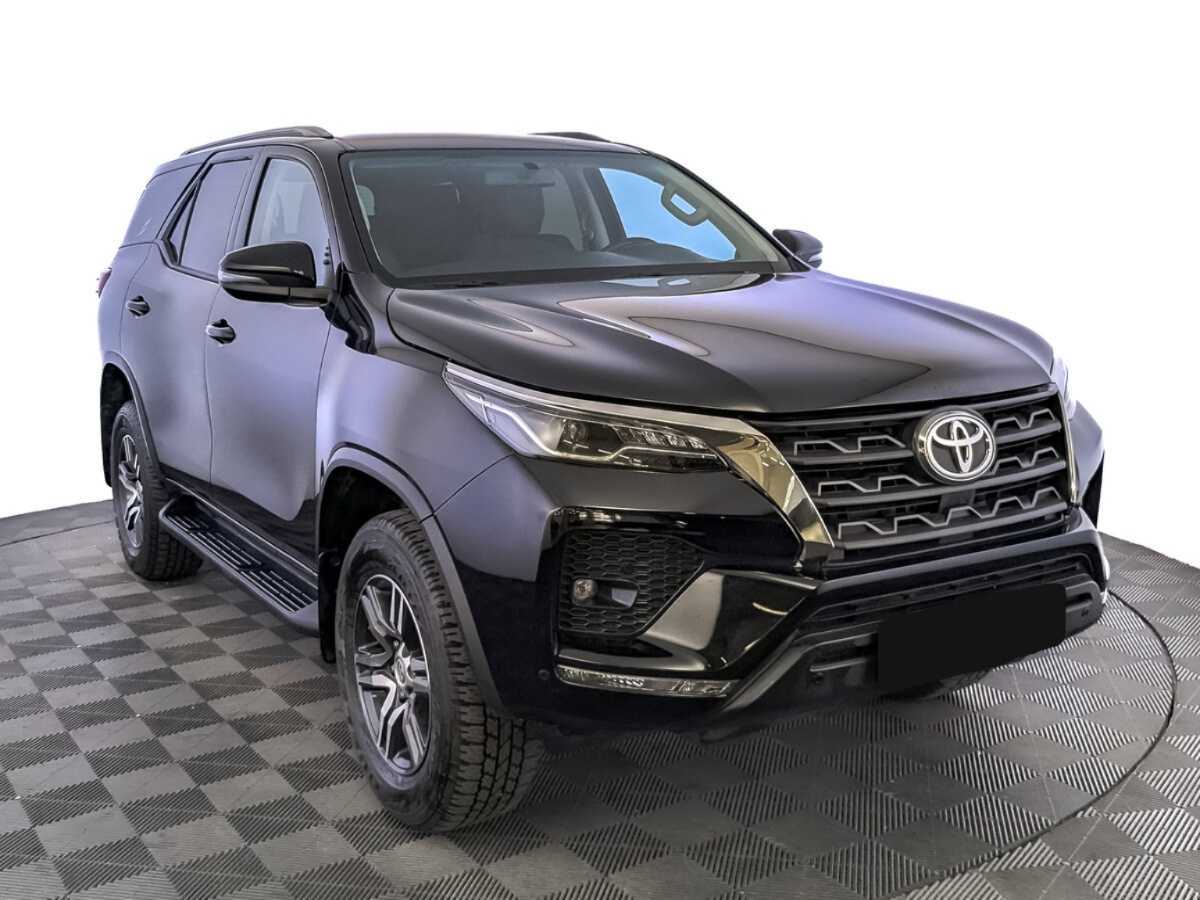 Toyota Fortuner 2021 года с пробегом. Фото: #2