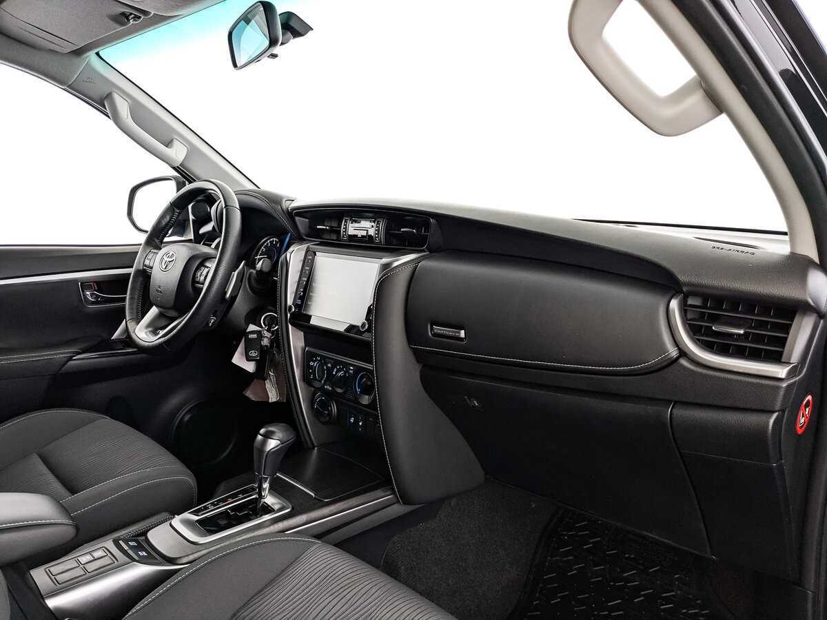 Toyota Fortuner 2021 года с пробегом. Фото: #8