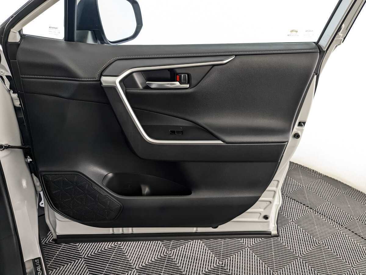 Toyota RAV4 2021 года с пробегом. Фото: #20