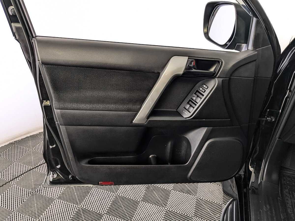 Toyota Land Cruiser Prado 2020 года с пробегом. Фото: #13