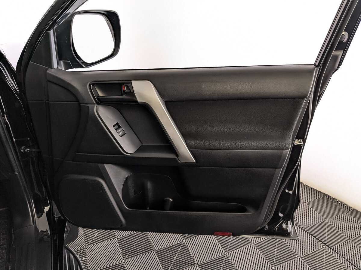 Toyota Land Cruiser Prado 2020 года с пробегом. Фото: #18