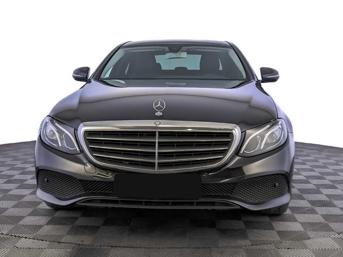 Mercedes-Benz E-Класс 2019 года с пробегом. Фото: #1