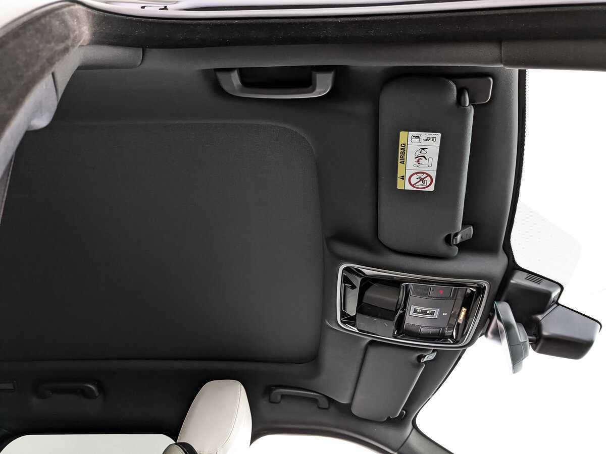 Land Rover Range Rover Velar 2018 года с пробегом. Фото: #17