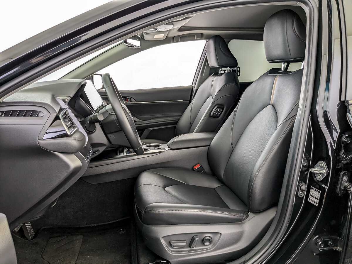 Toyota Camry 2023 года с пробегом. Фото: #15